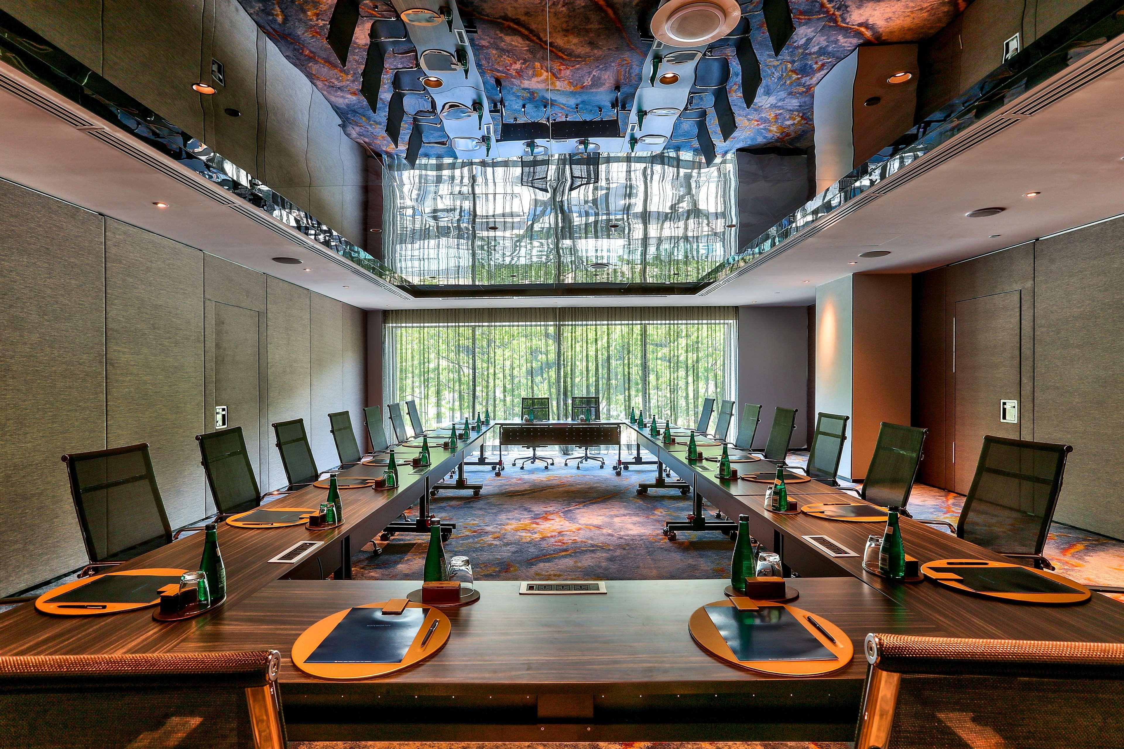 Hotel Hilton Kota Kinabalu Zewnętrze zdjęcie Meeting room at the Mandarin Oriental, Munich