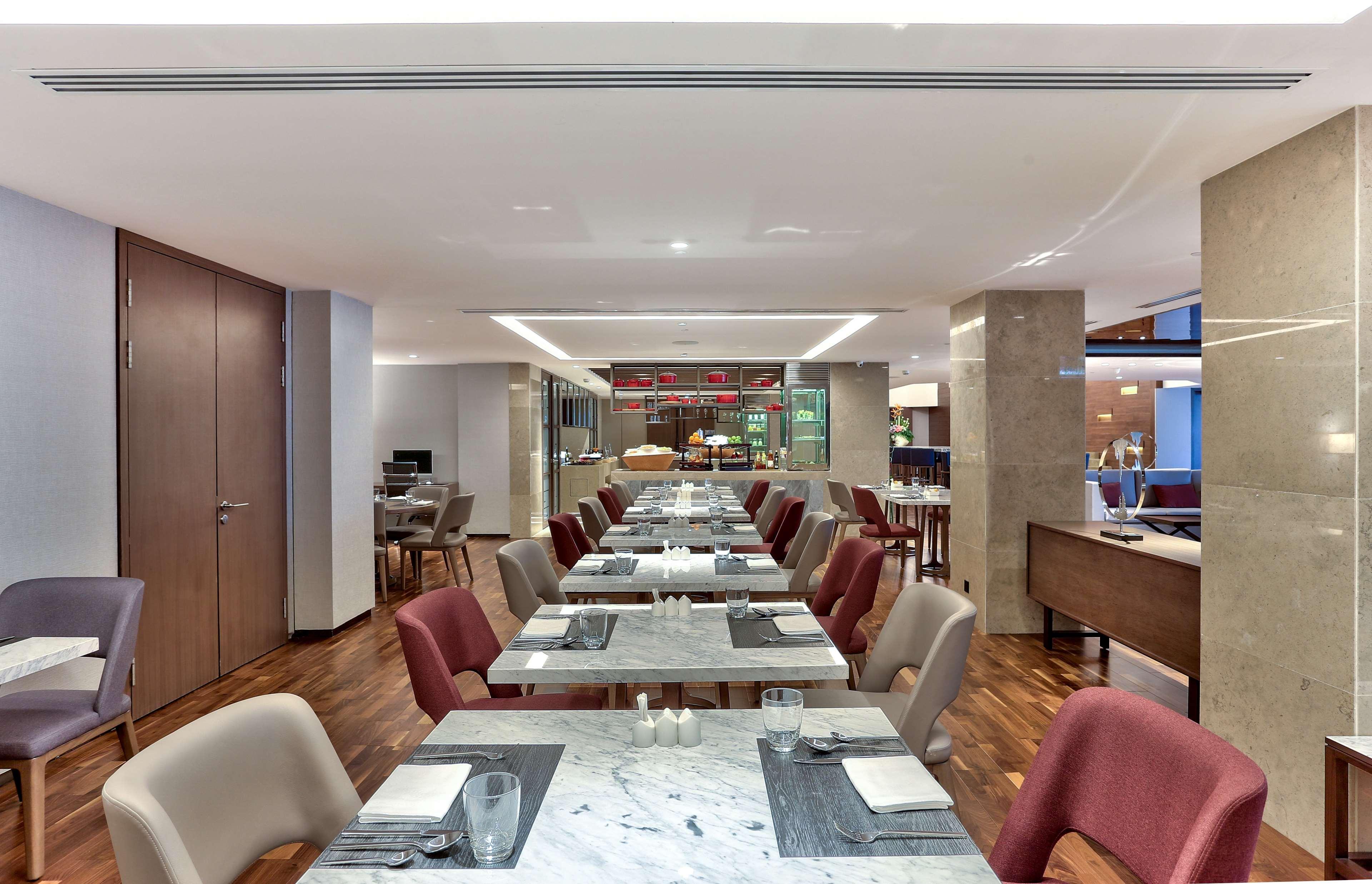 Hotel Hilton Kota Kinabalu Zewnętrze zdjęcie The lounge at Istanbul Ataturk Airport