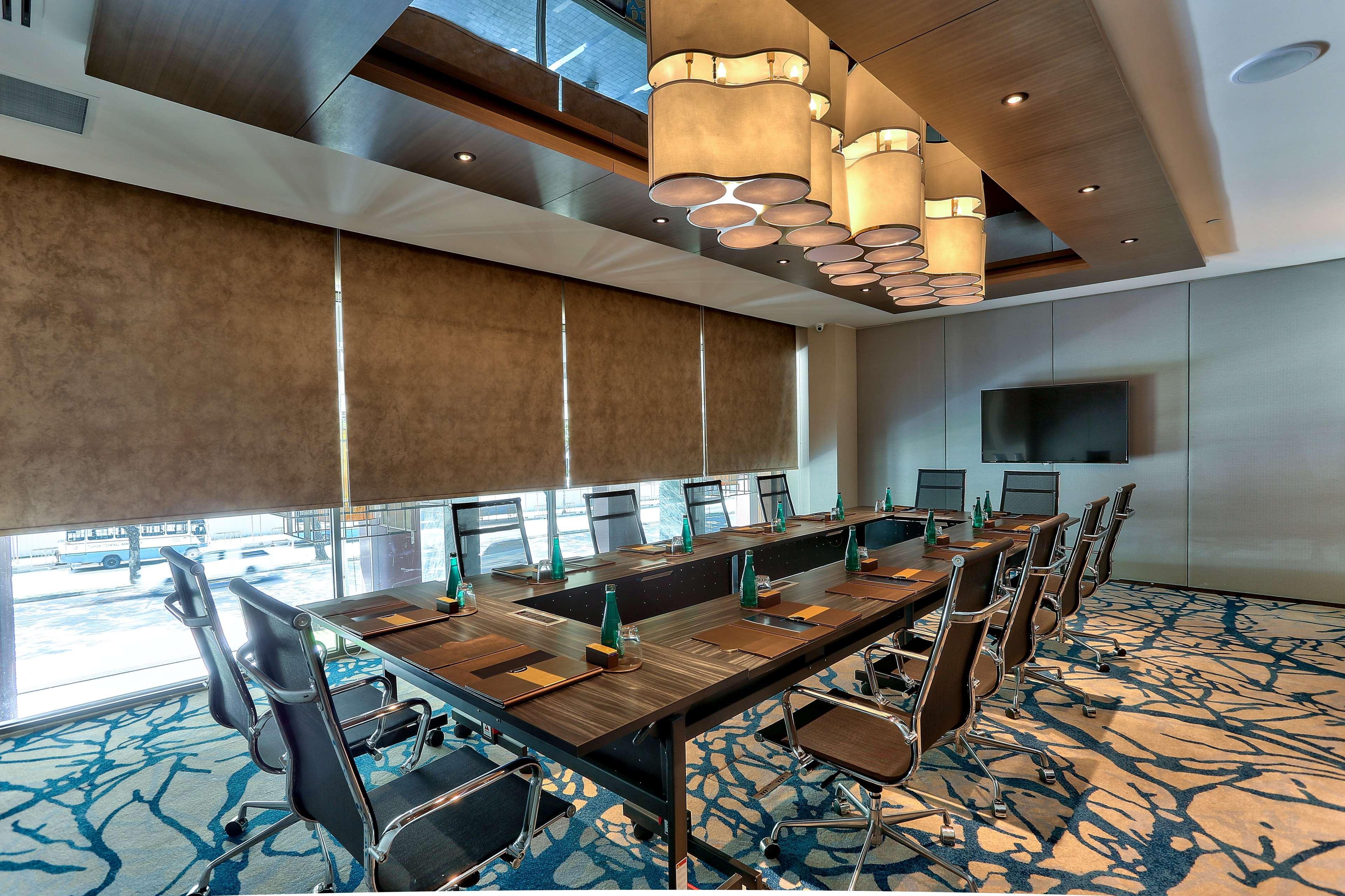 Hotel Hilton Kota Kinabalu Zewnętrze zdjęcie Meeting room