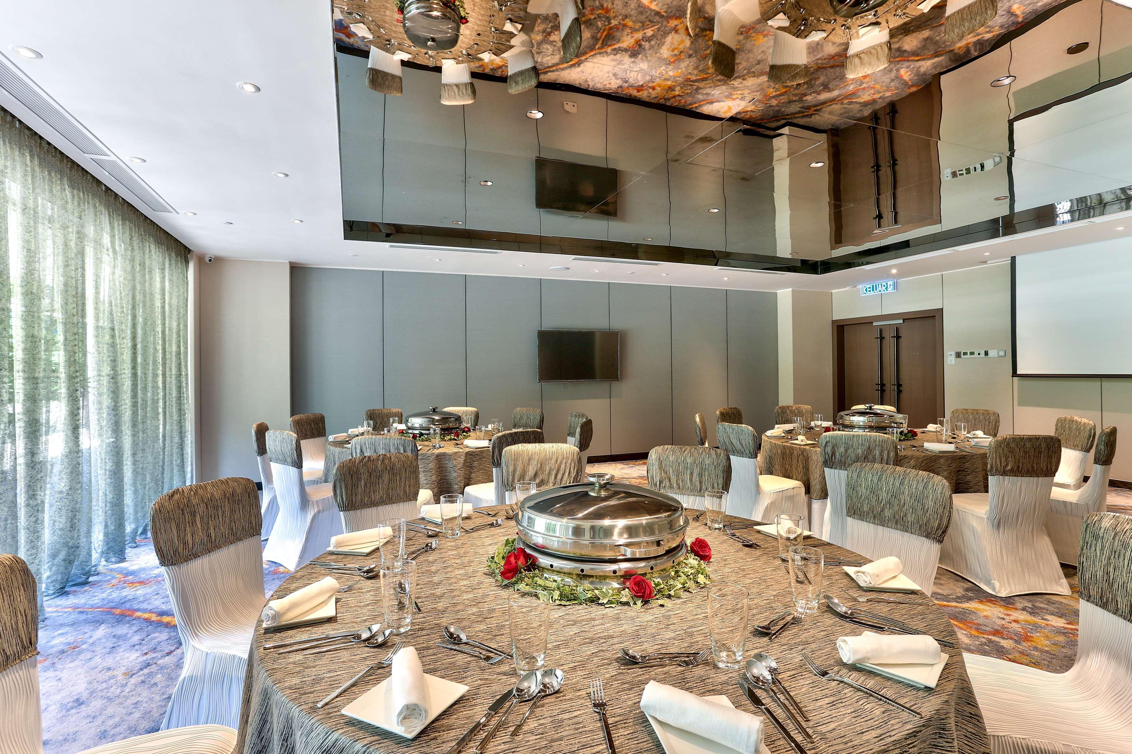 Hotel Hilton Kota Kinabalu Zewnętrze zdjęcie The Grand Ballroom