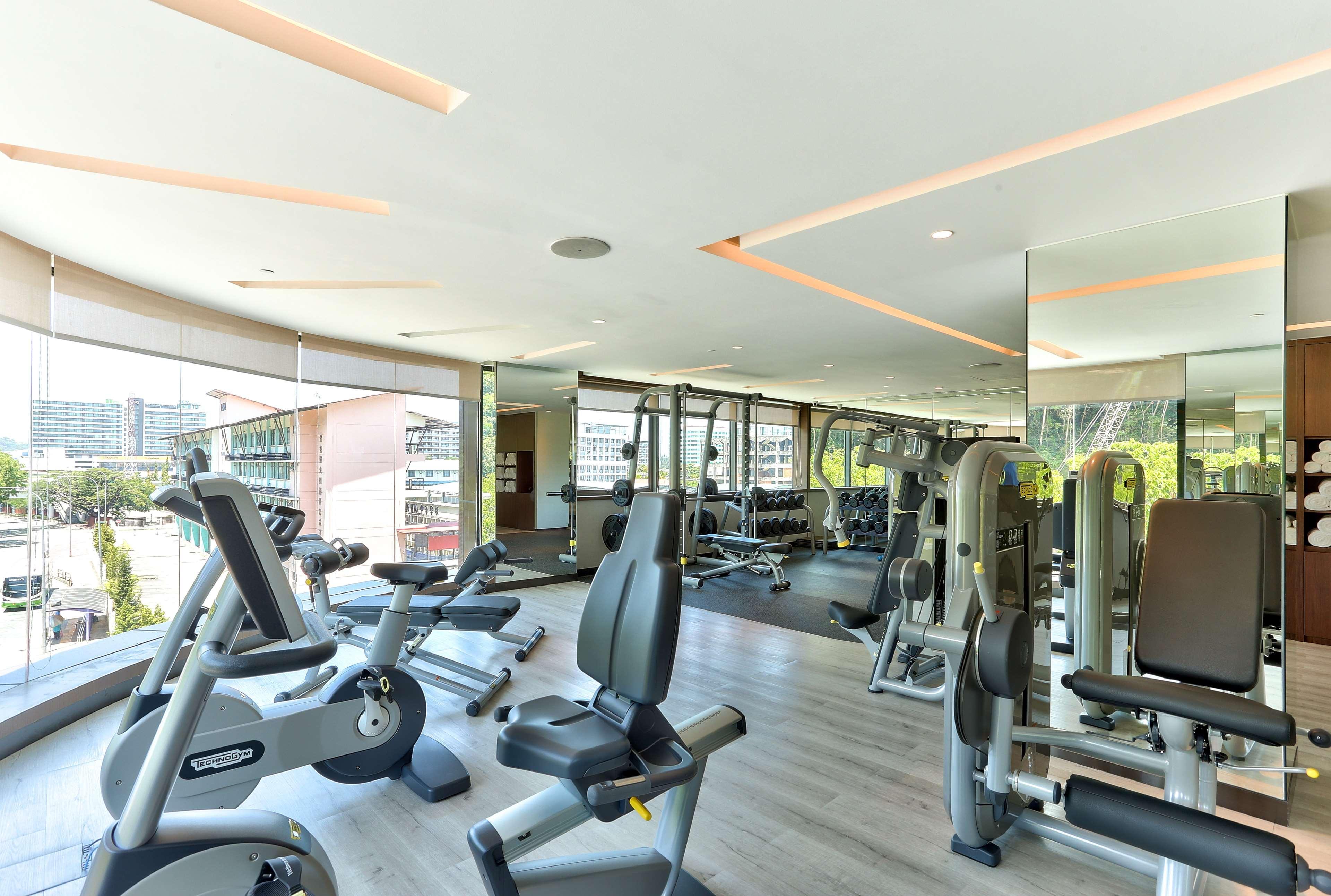 Hotel Hilton Kota Kinabalu Zewnętrze zdjęcie The gym at the hotel