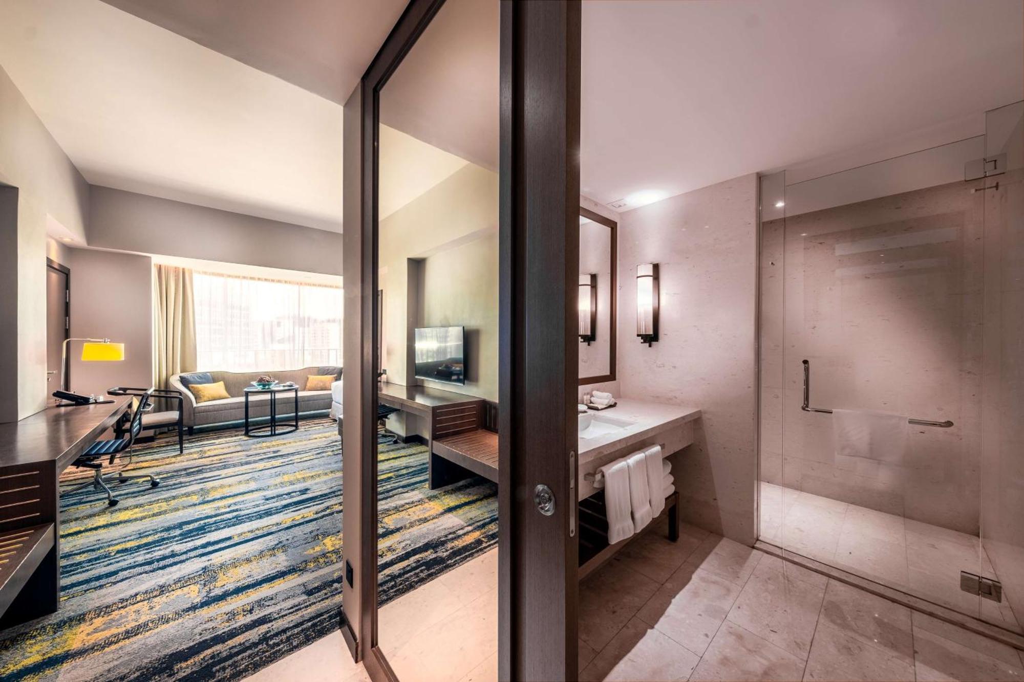 Hotel Hilton Kota Kinabalu Zewnętrze zdjęcie
