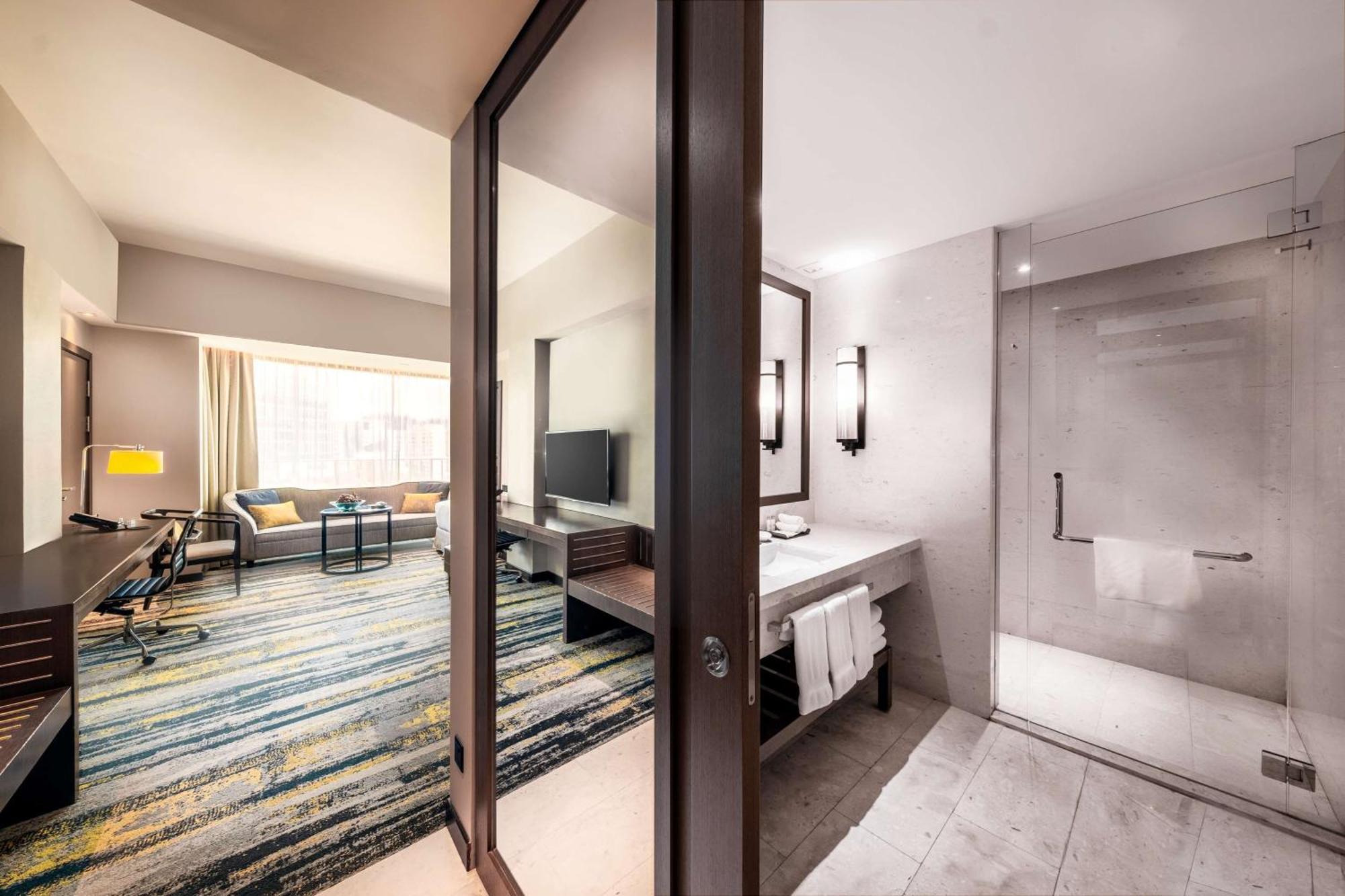 Hotel Hilton Kota Kinabalu Zewnętrze zdjęcie